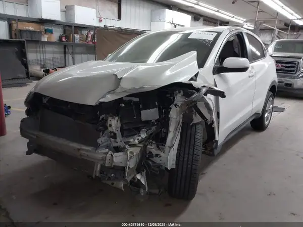 3CZRU5H31HM726685 2017 HONDA HR-V - Image 2