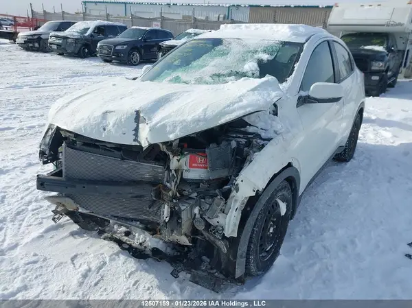 3CZRU5H31JM100298 2018 HONDA HR-V - Image 2