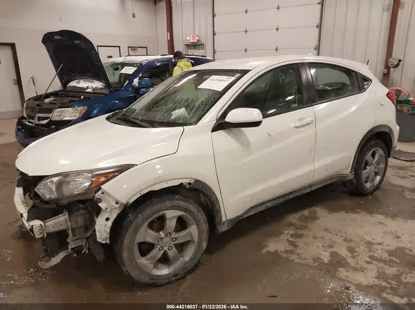 3CZRU5H31JM709228 2018 HONDA HR-V - Image 2