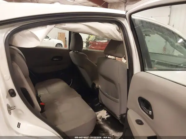 3CZRU5H31JM709228 2018 HONDA HR-V - Image 8