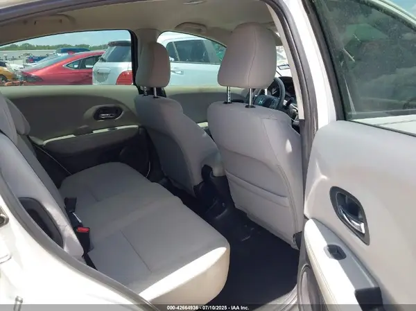 3CZRU5H31JM713666 2018 HONDA HR-V - Image 8
