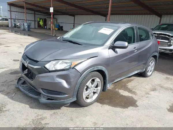 3CZRU5H31JM715658 2018 HONDA HR-V - Image 2