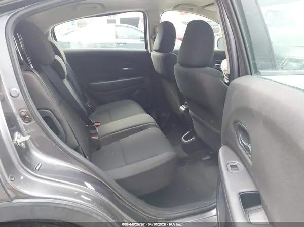 3CZRU5H31JM715658 2018 HONDA HR-V - Image 8