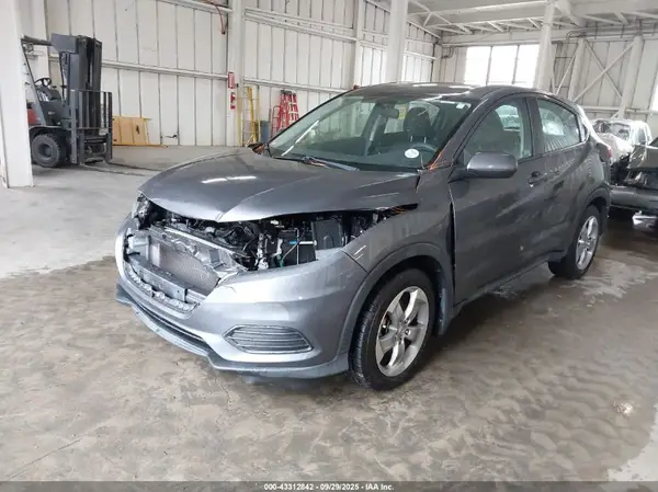 3CZRU5H31KG701579 2019 HONDA HR-V - Image 2