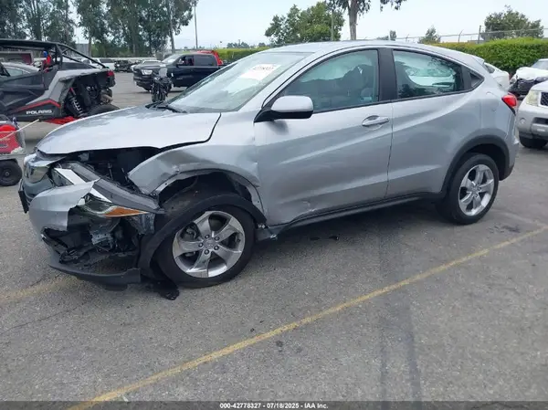 3CZRU5H31KG715420 2019 HONDA HR-V - Image 2