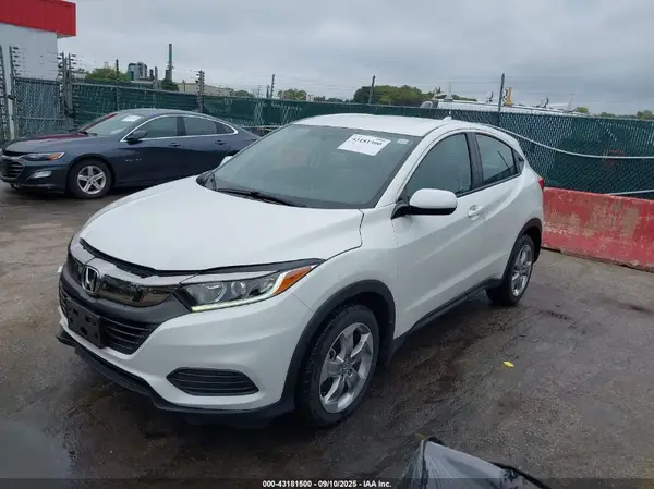 3CZRU5H31MM718659 2021 HONDA HR-V - Image 2