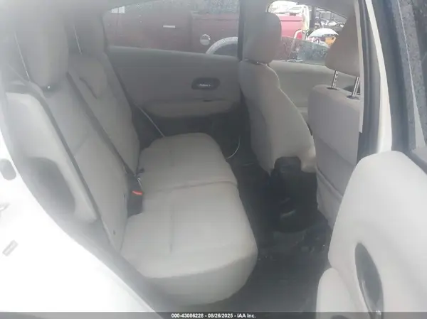3CZRU5H32GM705519 2016 HONDA HR-V - Image 8