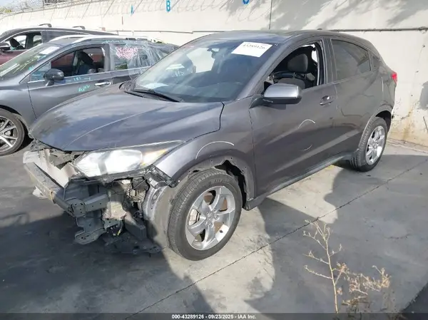 3CZRU5H32GM748273 2016 HONDA HR-V - Image 2
