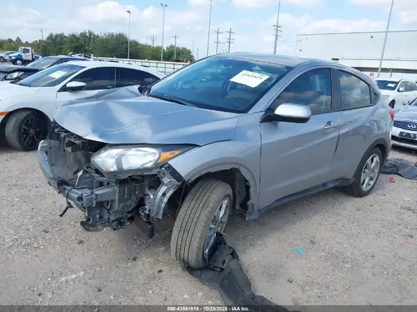 3CZRU5H32HG704189 2017 HONDA HR-V - Image 2