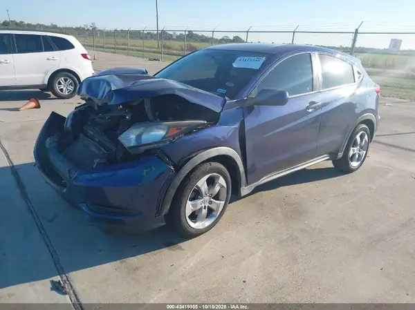 3CZRU5H32HG704693 2017 HONDA HR-V - Image 2