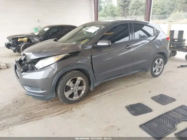 3CZRU5H32HG705097 2017 HONDA HR-V - Image 2