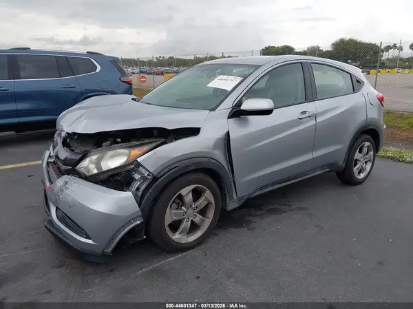 3CZRU5H32HG709554 2017 HONDA HR-V - Image 2