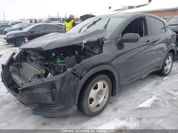 3CZRU5H32HM100921 2017 HONDA HR-V - Image 2
