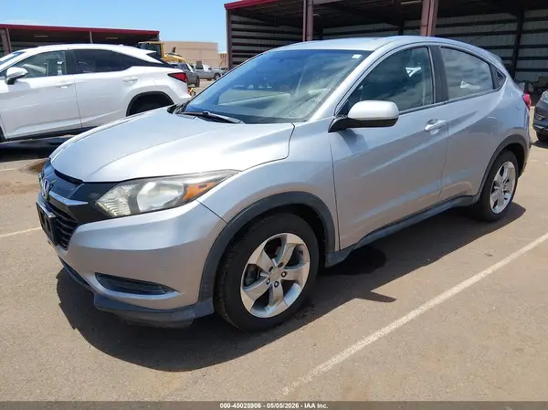 3CZRU5H32HM714173 2017 HONDA HR-V - Image 2
