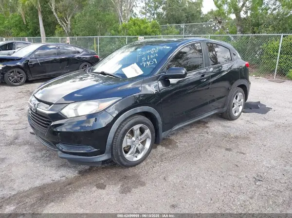 3CZRU5H32HM727909 2017 HONDA HR-V - Image 2