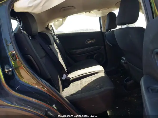 3CZRU5H32JG706501 2018 HONDA HR-V - Image 8