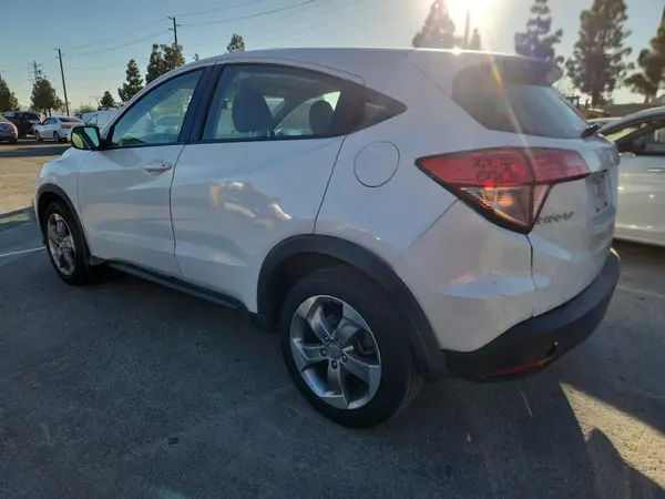 3CZRU5H32JM701381 2018 HONDA HR-V - Image 2
