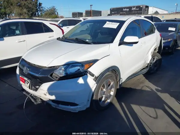 3CZRU5H32JM705446 2018 HONDA HR-V - Image 2