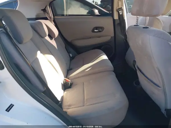 3CZRU5H32JM705446 2018 HONDA HR-V - Image 8