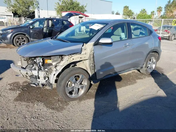 3CZRU5H32JM710856 2018 HONDA HR-V - Image 2