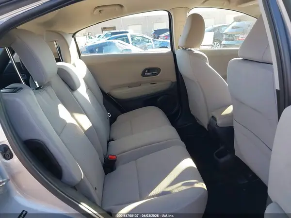 3CZRU5H32JM710856 2018 HONDA HR-V - Image 8