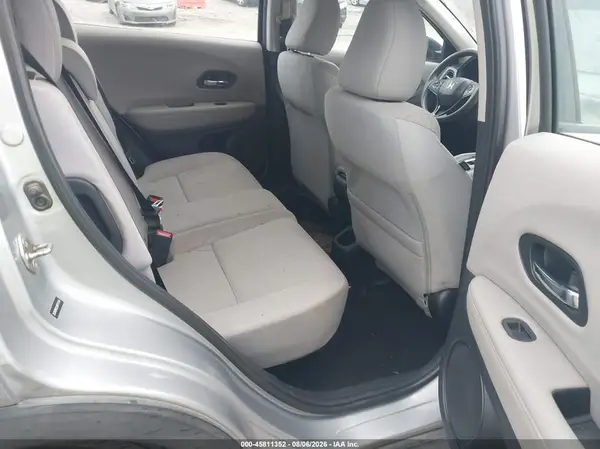 3CZRU5H32JM711134 2018 HONDA HR-V - Image 8