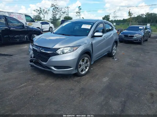 3CZRU5H32JM715023 2018 HONDA HR-V - Image 2