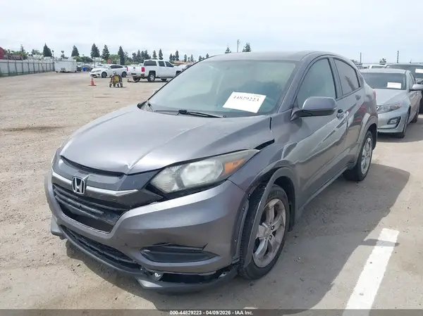 3CZRU5H32JM716172 2018 HONDA HR-V - Image 2