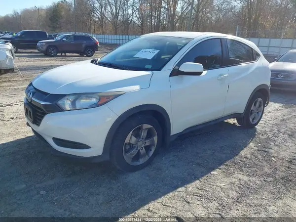 3CZRU5H32JM718553 2018 HONDA HR-V - Image 2