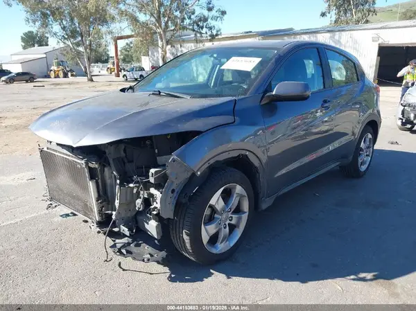 3CZRU5H32JM721050 2018 HONDA HR-V - Image 2