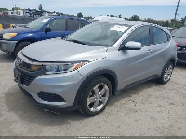3CZRU5H32KG703843 2019 HONDA HR-V - Image 2