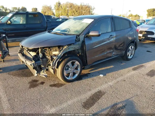 3CZRU5H32KG704040 2019 HONDA HR-V - Image 2