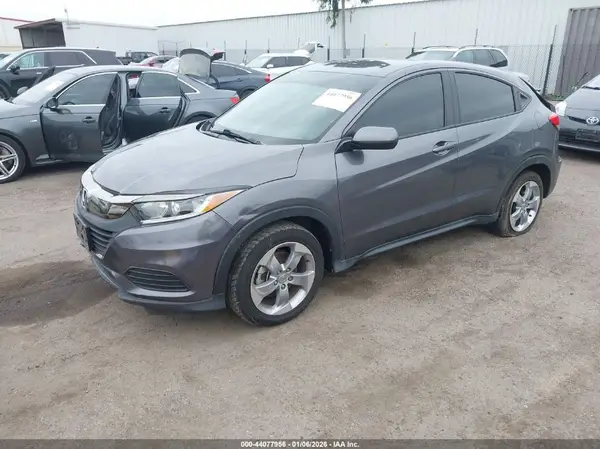 3CZRU5H32KG704345 2019 HONDA HR-V - Image 2