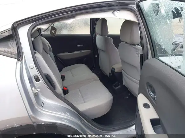 3CZRU5H32KG709674 2019 HONDA HR-V - Image 8