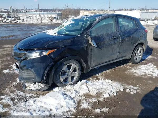 3CZRU5H32KG710646 2019 HONDA HR-V - Image 2