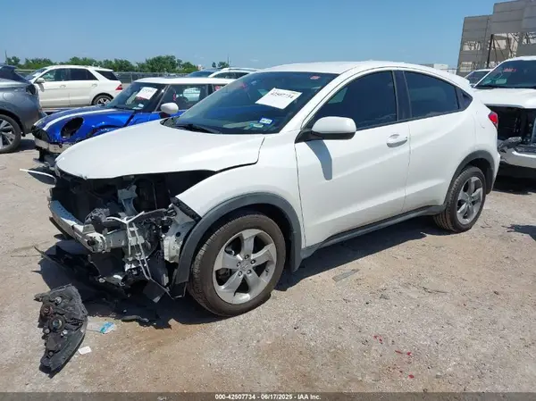 3CZRU5H32KM702094 2019 HONDA HR-V - Image 2