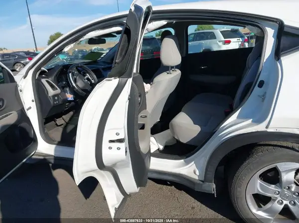 3CZRU5H32MM727970 2021 HONDA HR-V - Image 8
