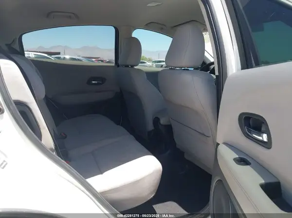 3CZRU5H33GM709269 2016 HONDA HR-V - Image 8