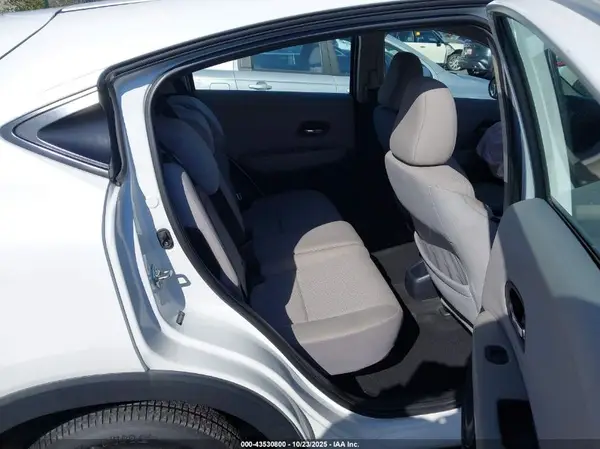 3CZRU5H33GM741705 2016 HONDA HR-V - Image 8