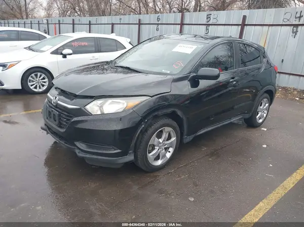 3CZRU5H33GM746256 2016 HONDA HR-V - Image 2