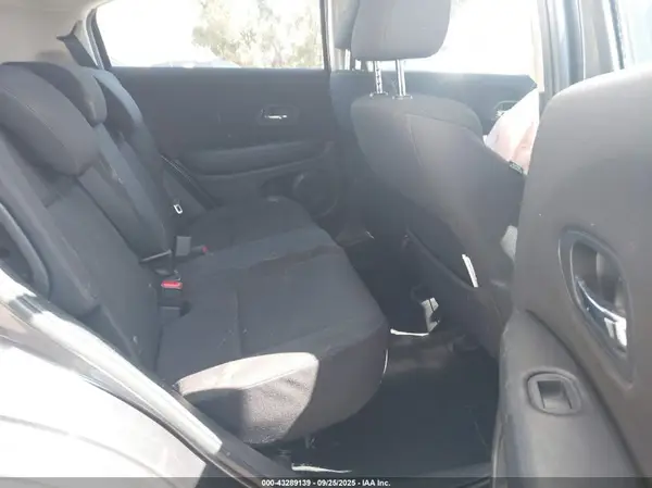 3CZRU5H33HG700524 2017 HONDA HR-V - Image 8