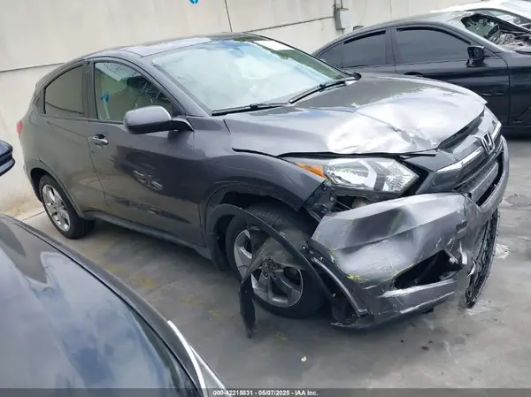 3CZRU5H33HG703956 2017 HONDA HR-V - Image 1