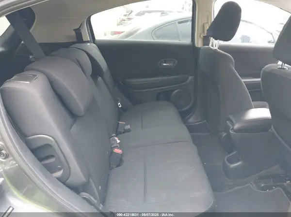 3CZRU5H33HG703956 2017 HONDA HR-V - Image 8