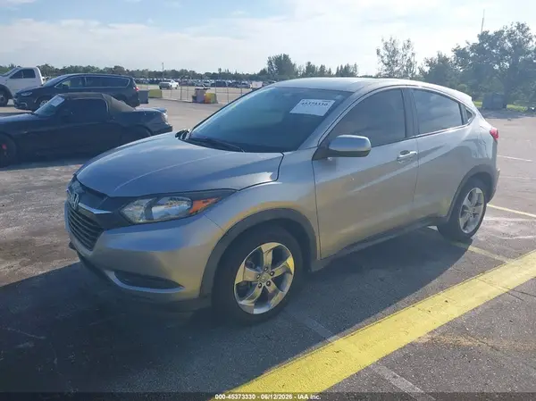 3CZRU5H33HG708574 2017 HONDA HR-V - Image 2