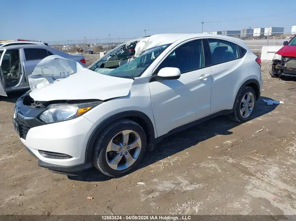 3CZRU5H33HM100961 2017 HONDA HR-V - Image 2