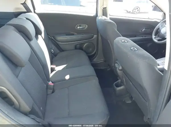 3CZRU5H33HM703795 2017 HONDA HR-V - Image 8