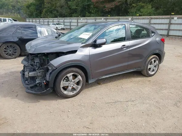 3CZRU5H33HM709452 2017 HONDA HR-V - Image 2