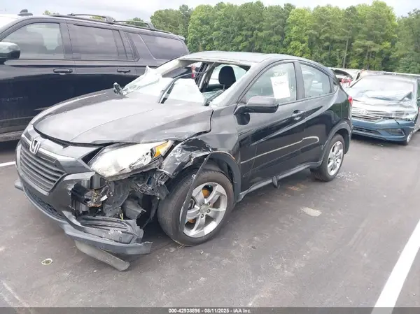 3CZRU5H33JG700058 2018 HONDA HR-V - Image 2
