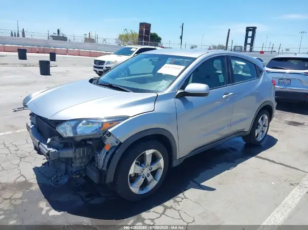 3CZRU5H33JG703137 2018 HONDA HR-V - Image 2