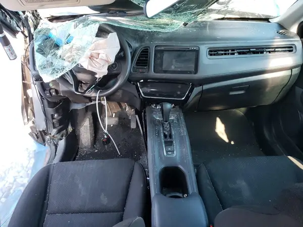 3CZRU5H33JM101999 2018 HONDA HR-V - Image 8